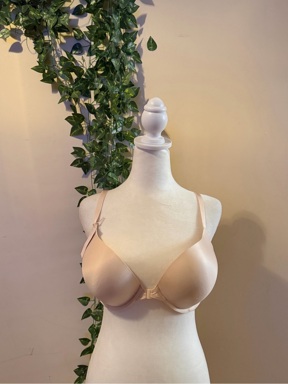Victoria's Secret PUSH UP Smooth Nude T-Shirt Bra - Light Beige